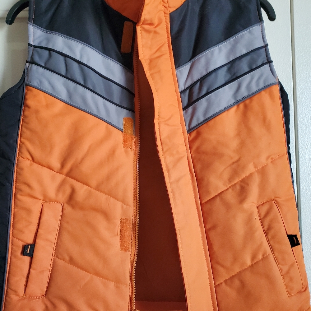 Vest - Picture 3 of 4